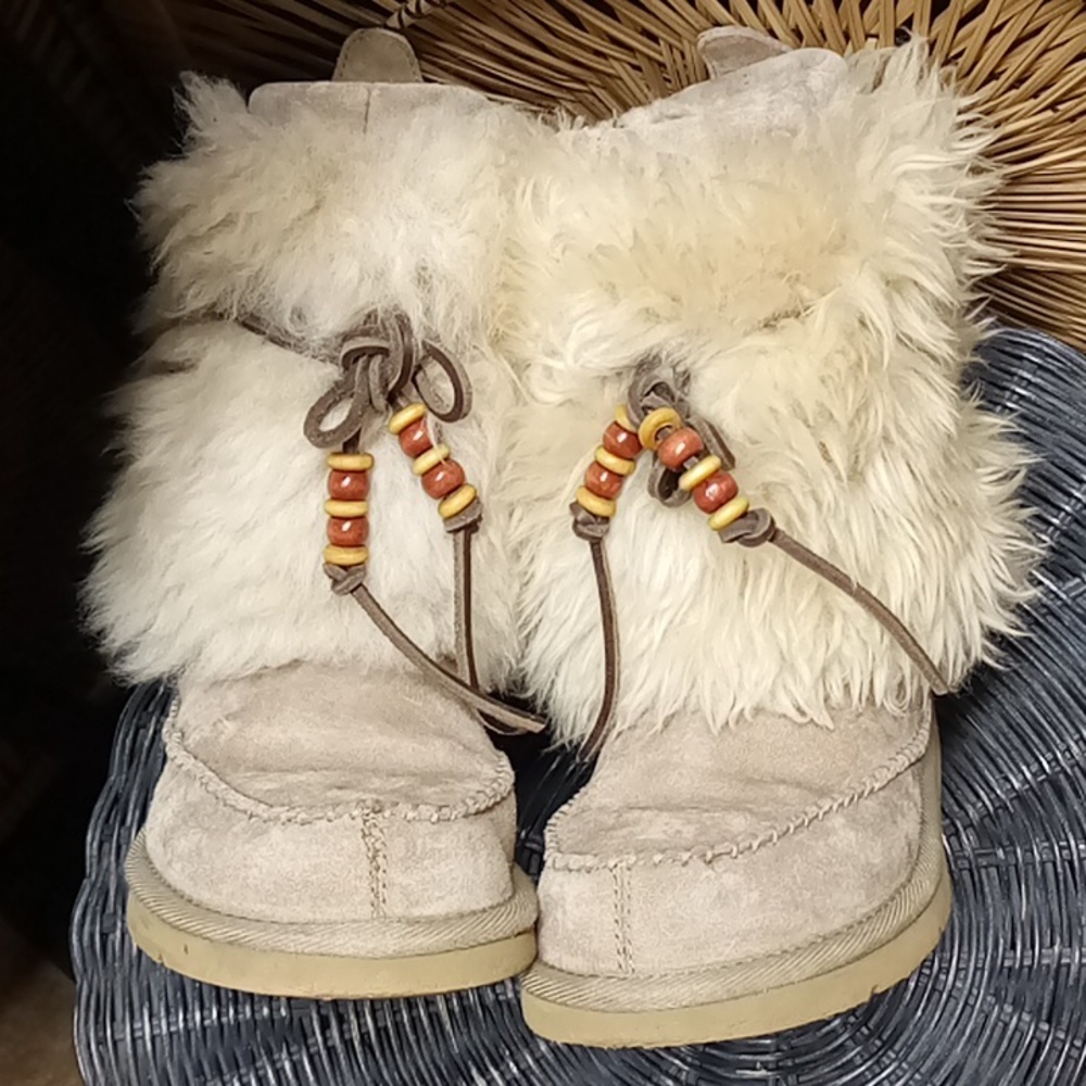 UGG Australia Rainier Beaded Boots Size 5